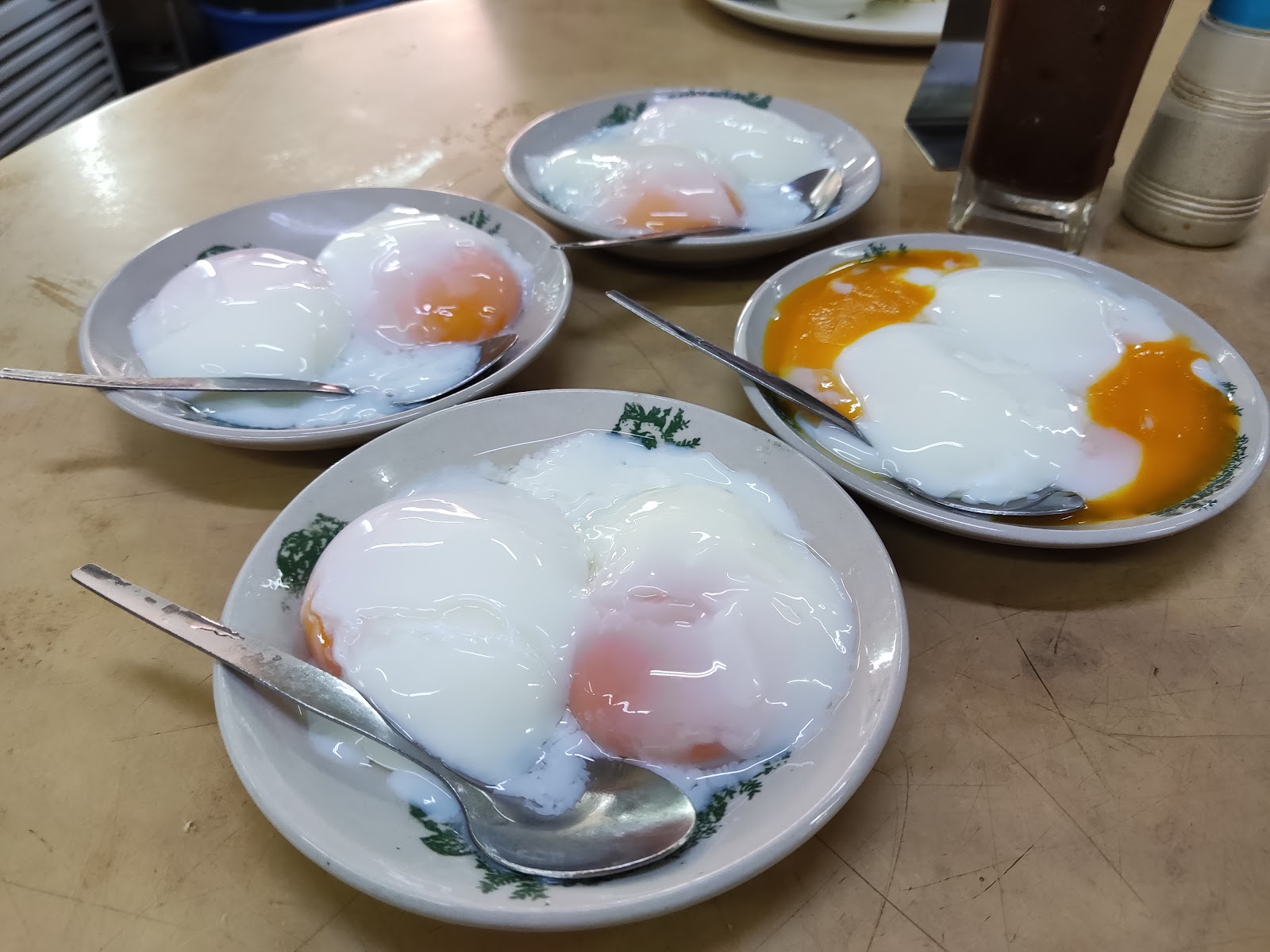 Half Boiled Egg 生熟蛋